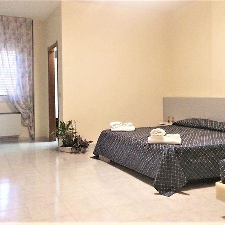 Hotel Diamante Ферандина Екстериор снимка
