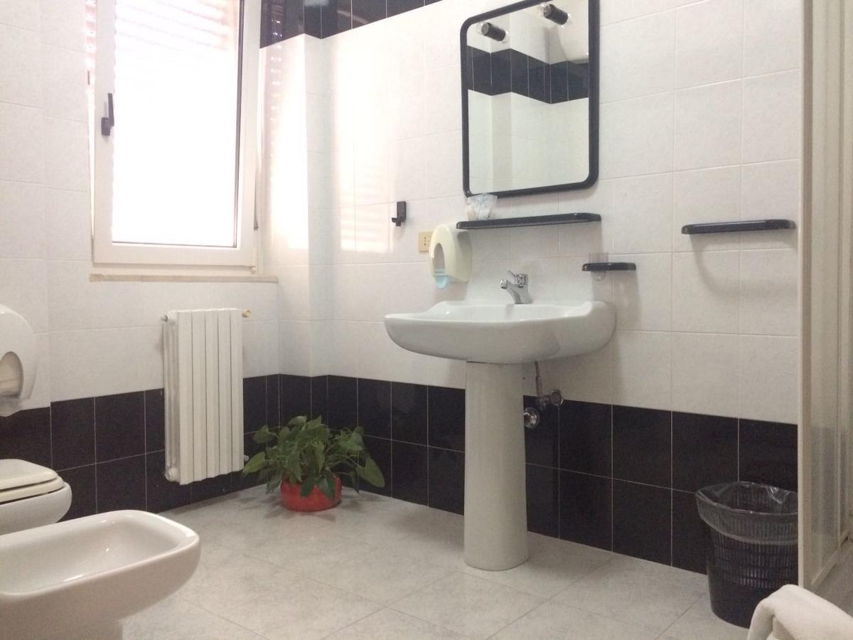 Hotel Diamante Ферандина Екстериор снимка