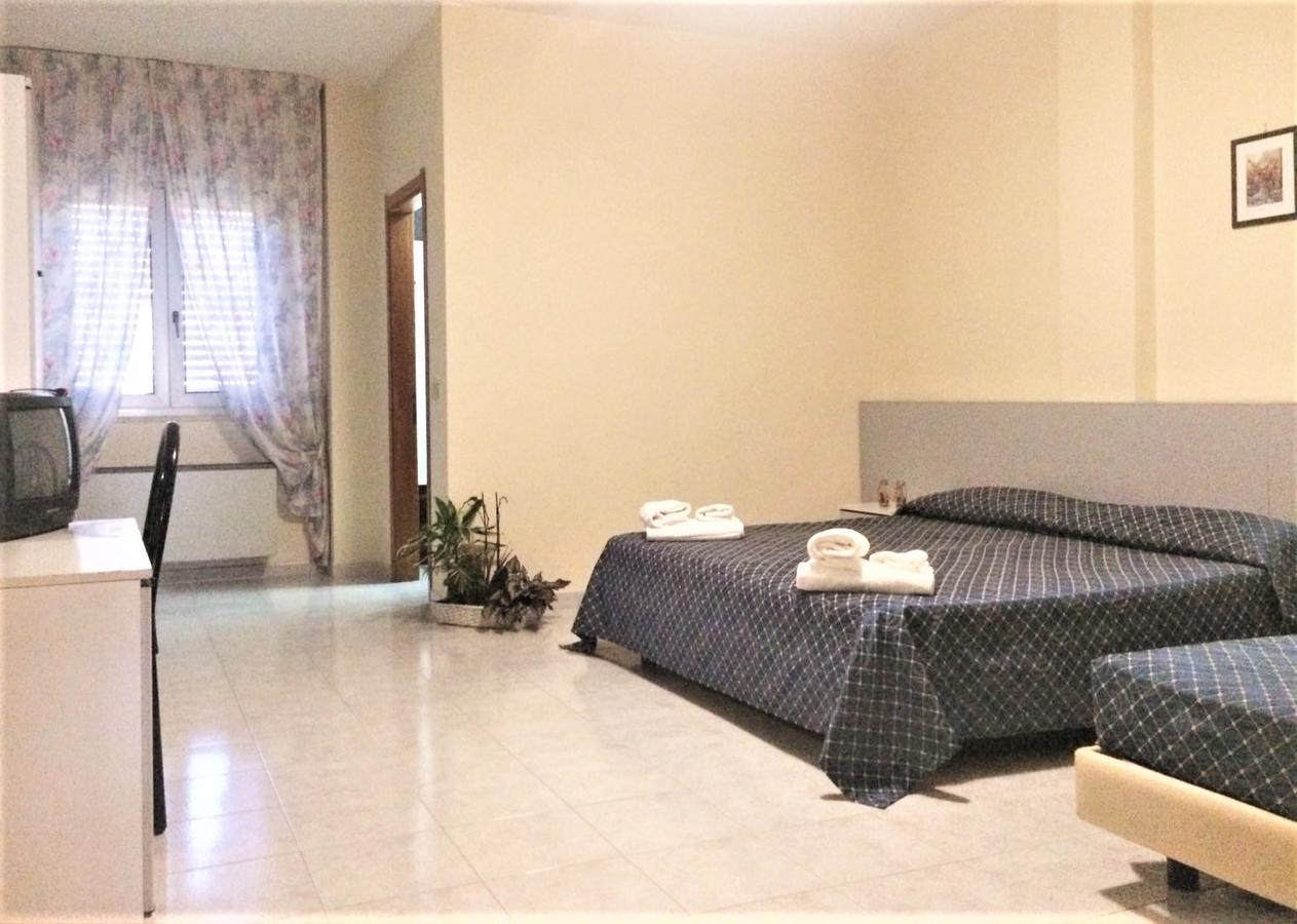 Hotel Diamante Ферандина Екстериор снимка